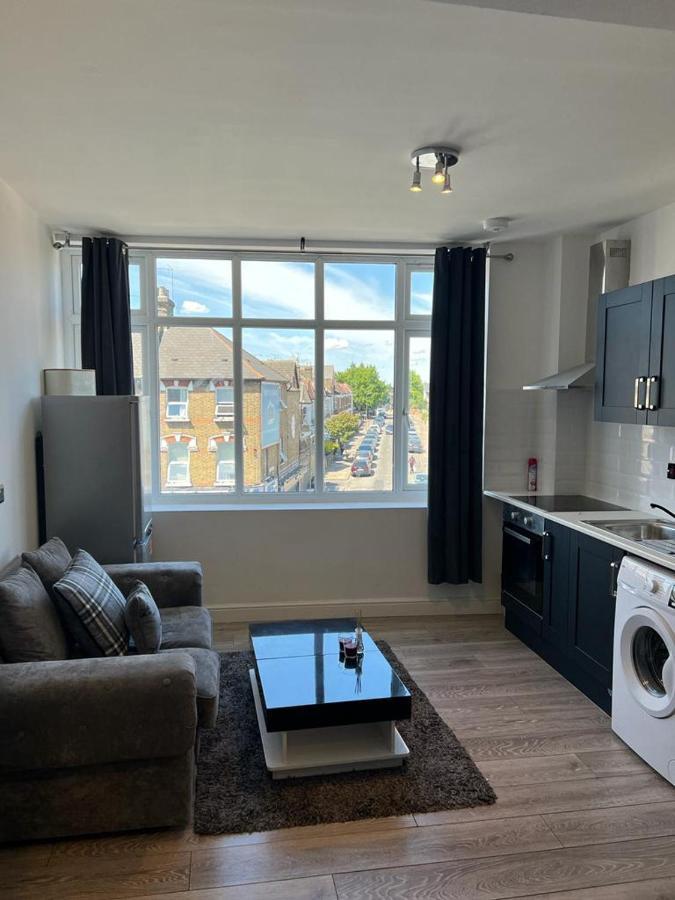 Modern Apartment In London Finchley Exteriör bild